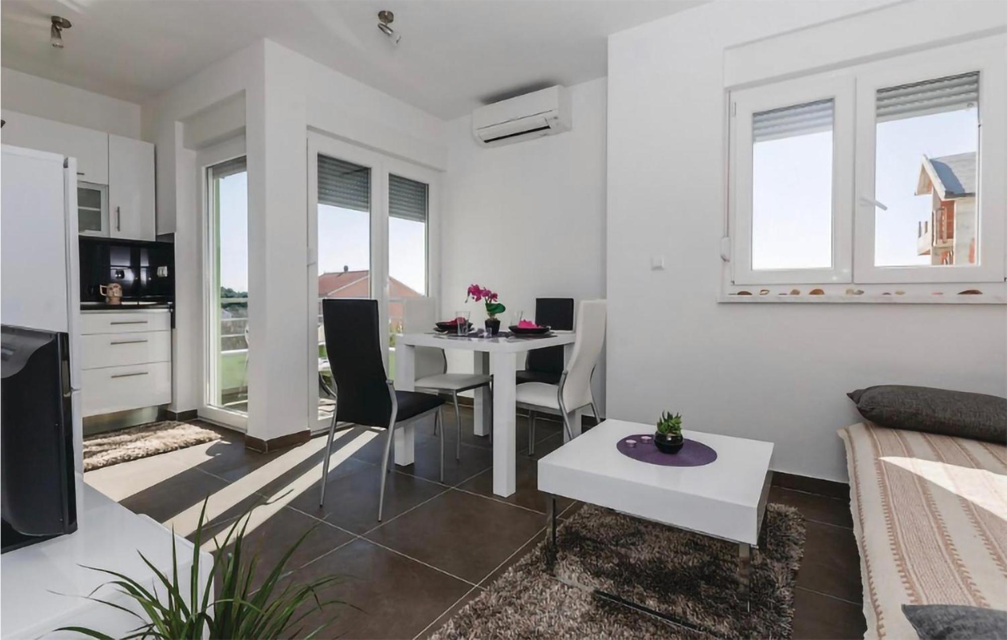 Amazing Apartment In Saldun With Wifi 特罗吉尔 外观 照片